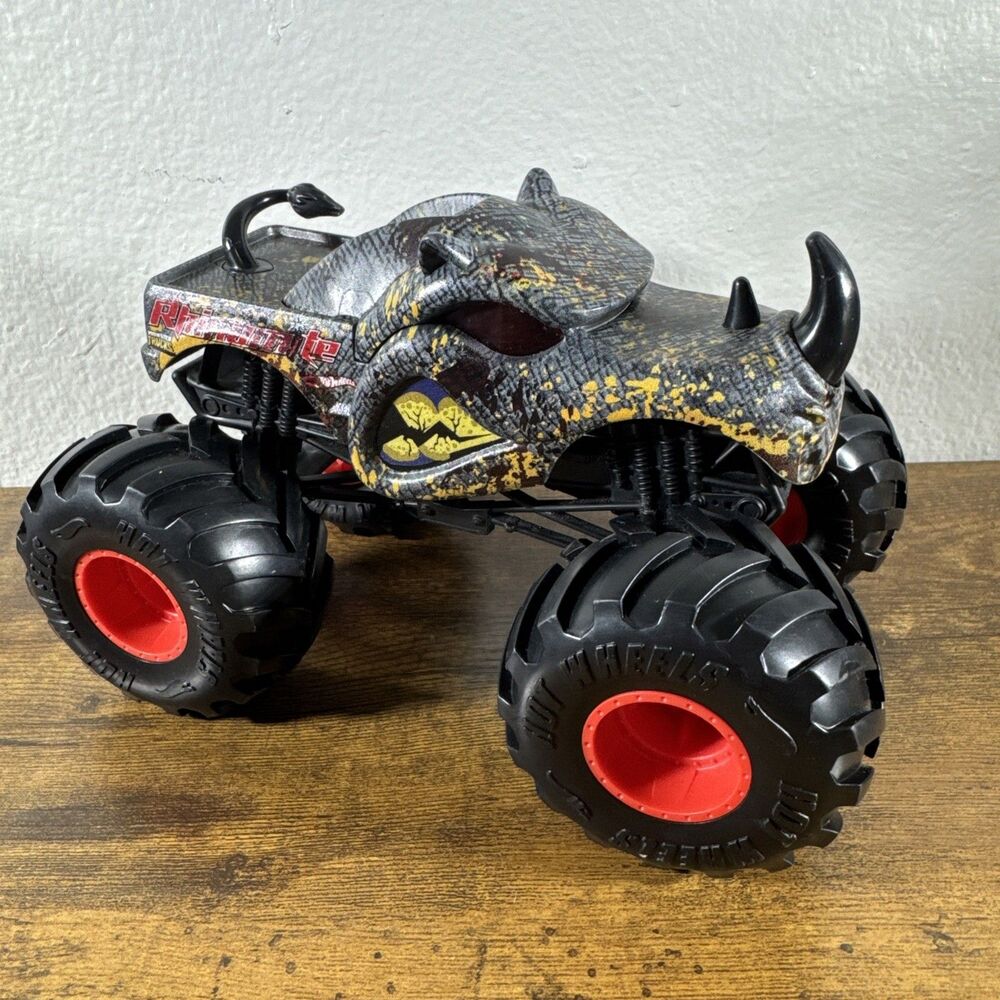 Hot Wheels Oversized Monster Trucks RHINOMITE 1:24 Large Monster Jam 2021